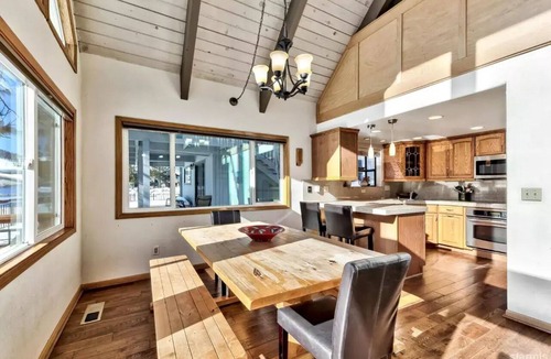 Tahoe Keys House | Tahoe Keys Chalet - Summer Boat Slip Winter Holiday