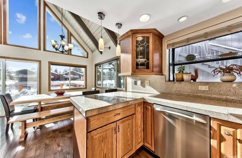 Tahoe Keys House | Tahoe Keys Chalet - Summer Boat Slip Winter Holiday