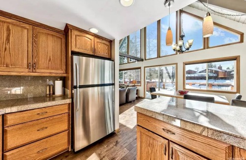 Tahoe Keys House | Tahoe Keys Chalet - Summer Boat Slip Winter Holiday