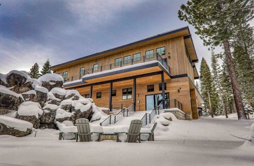 Ponderosa Palisades House | Tahoe Luxury Home - Scenic Views