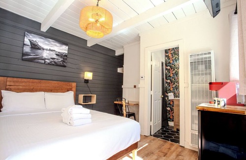 Sierra Tract Hotel | Tahoe Mountain Inn #28