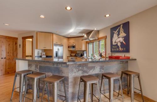 Talmont House | Tahoe Point of View - Amazing Lake Views at this 4BR w Hot Tub, Sauna, Near Skiing
