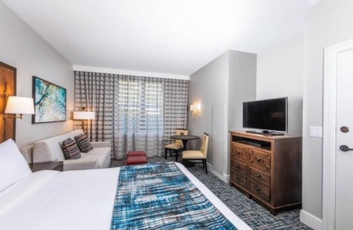 Lakeside Park Resort | Tahoe vacation lifestyle at Marriott's Timber Lodge resort in Heavenly Village