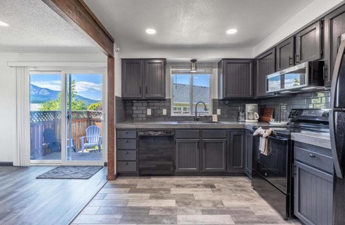 Cascade Locks House | Tails and Trails home