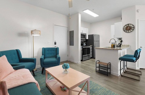 Alegre Community Apartment | Tempe Urban Retreat 2BR Near ASU & Shops