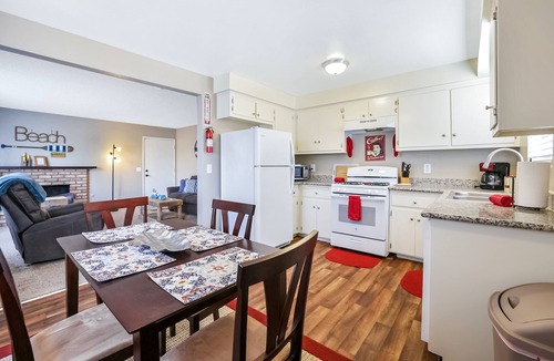 Grover Beach House | Terrific home close to the beach, restaurants, parks, and activities w/free WiFi