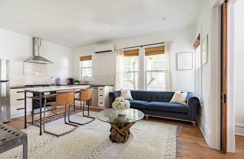 Uptown Apartment | The 23rd Avenue Retreat - Walk to Shops & Cafes