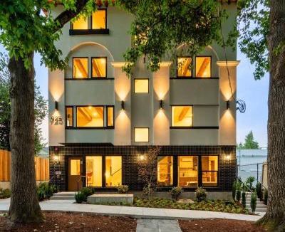 Kerns House | The Adelynn 5BR - Sleek - Spacious - Walkable