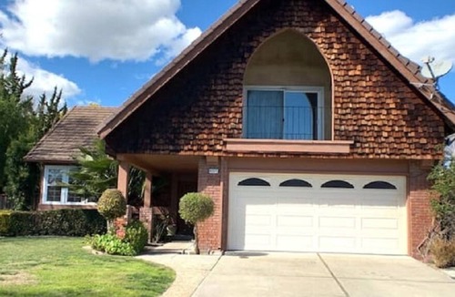 Mission Valley House | The Amapola: Large Home in Fremont W/AC & Parking