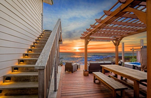Shelter Cove House | The Amazing Blue Water Ocean House