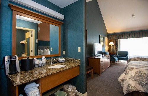 Historic Downtown District Hotel | The Bard's Inn, BW Signature Collection by Best Western