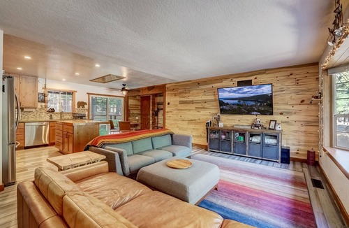Country Club Estates House | The Blue Lake House - Family fun Abound