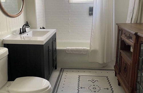 Bridgeport Hotel | The Bodie Hotel