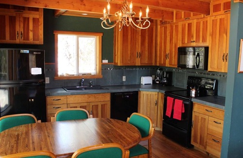 Crescent Cabin | The Cabin at Crescent Creek. Best of the Central Oregon area at Crescent Lake!