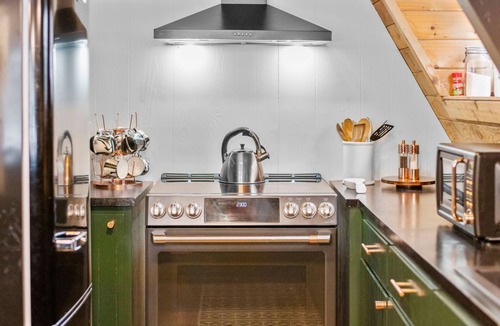 Crescent House | The Cabin Of Your Dreams
