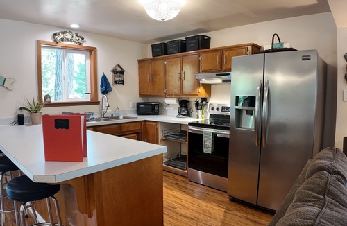 Klamath Falls Cabin | The Cabin on Easy Street. Clean cabin in the woods. Close to Crater Lake!