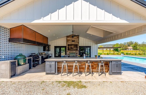 Sonoma House | The Carneros Vineyard Estate Pool + Outdoor Kitchen