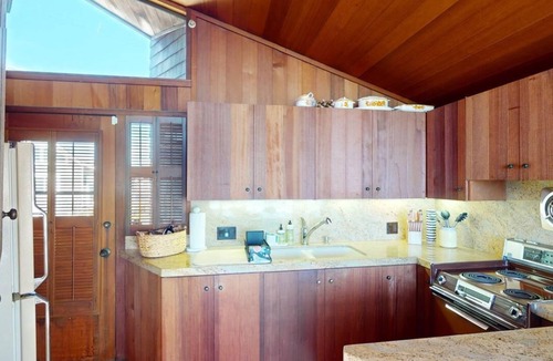 Bodega Bay House | The Cliff House: Panoramic Oceanfront Views by Famed Architect Carson Bowler.