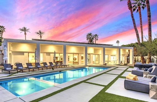 Rancho Mirage House | The Club Estate: On Golf Course, Mini Golf & Games