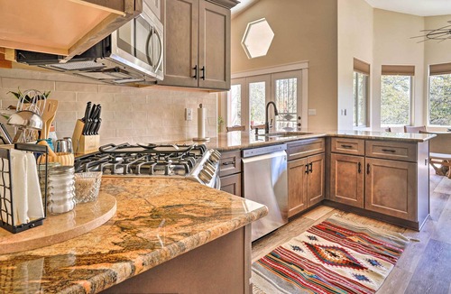 Williamson House | 'The Copper Bed' Home w/ Deck: 10 Mi to Dtwn