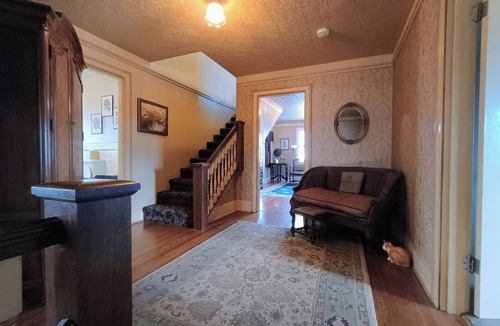 Altamont Bed & Breakfast | The Crane - Celebrating Wildlife Conservation