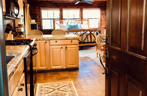 Twain Harte Cabin | The Cranes cabin, clean, cozy & private cabin in Twain Harte, Perfect for 2!