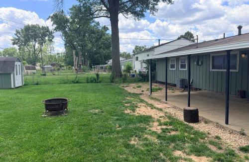 Royal Manor House | The Culinary Cottage - Fenced - Pets and Kids OK