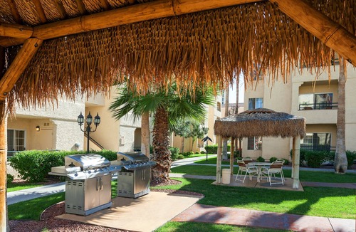 Las Vegas Villa | The desert club resort offers the best of both worlds.