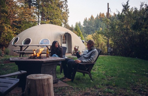 Eugene House | The Eugene Dome: Wine Country, Nature, Hobbit Home