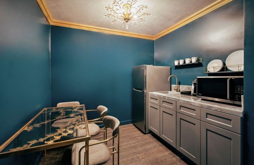Middletown Hotel | The Fainting Couch Boutique Hotel