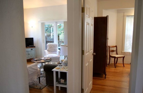 Historic Downtown District Cottage | The Garden Cottage at Second Street Cottages