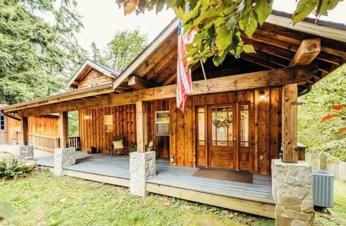 Washougal Cabin | The Gorge Getaway