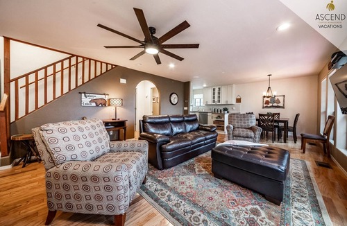 Kachina Village House | The Gracia Inn-Luxury Cabin amidst Ponderosa Pines
