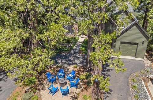 Mi-Wuk Village House | The Grand View- Gorgeous Family Friendly 4 bedroom home with Game Room.