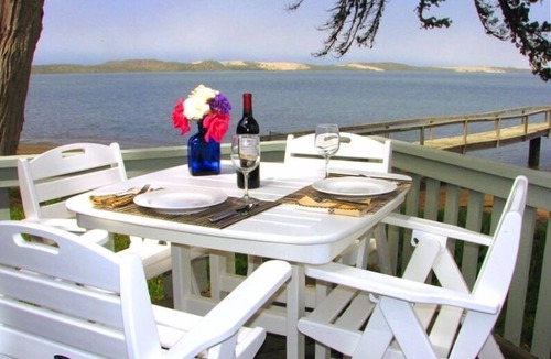Baywood-Los Osos Cottage | The GREEN COTTAGE on Morro Bay—A Fabulously Romantic Waterfront Get-Away for Two