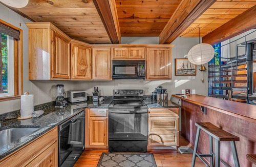 Talmont House | The Haus of Pine - Lake Tahoe | Slow Vibes, Fast WiFi