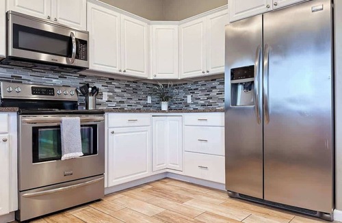 Greenehaven House | The Hideaway - 50 Mile Views, Sleeps 8, Big Garage