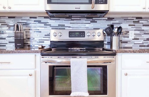 Greenehaven House | The Hideaway - 50 Mile Views, Sleeps 8, Big Garage