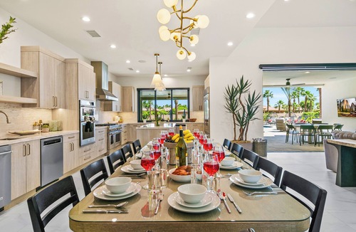 Bermuda Dunes House | The Hideaway, Pool & Outdoor TV