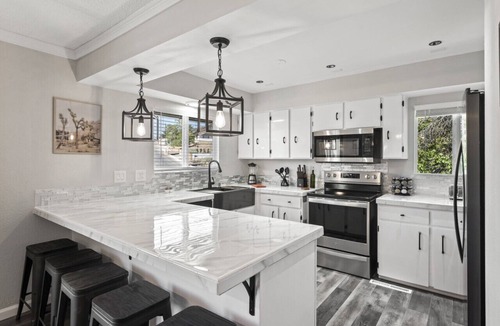 Northeast Reno House | The Hill House Mtn Views Hot Tub Fire Pit & BBQs