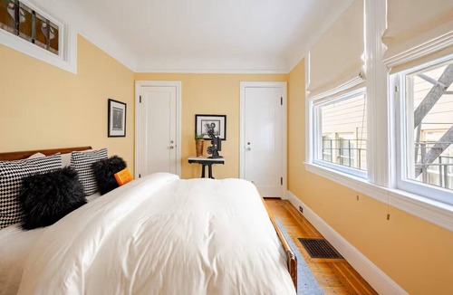 Nob Hill Cabin | The Hollywood Suite, atop of Nob Hill