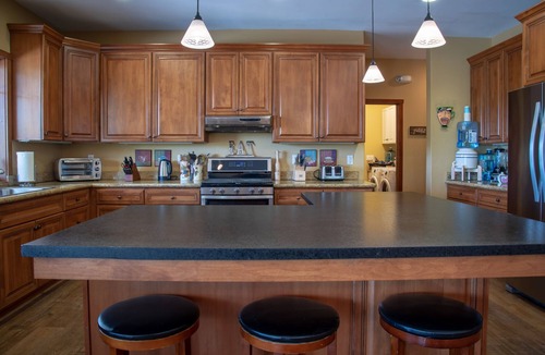 Bradley House | The J's Nest is a Country Delight!