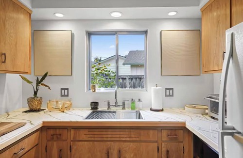 Central Oregon House | The Jasmine House: A cozy 2-bedroom retreat in central Eugene, perfect for families.