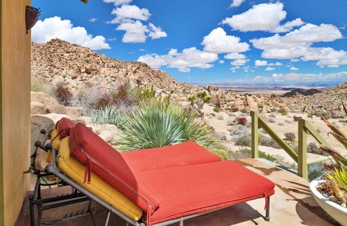 Monument Manor House | The Joshua Tree Oasis, Joshua Tree Oasis Home