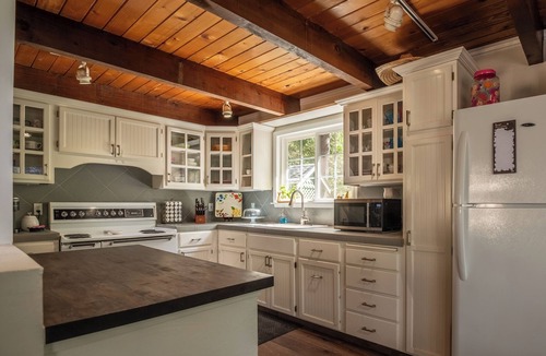 Glencoe Cabin | The Lake House - Beachfront w/Hot tub available!