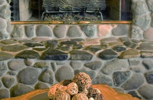 Roseburg Hotel | The Lodge at Roseburg