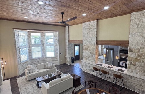 Buda House | The Lodge at Ruby Ranch Getaways