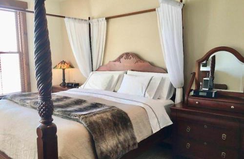 Mammoth Lakes House | The Lodges by 8th Hole Year-Round Fun