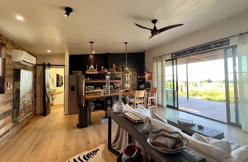 Lone Pine House | The LoneEast An Eastern Sierra wilderness retreat
