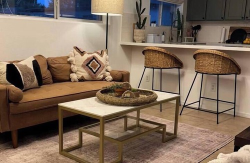 Rancho Ventura Apartment | “The Louie”-Cute & Cozy Abode